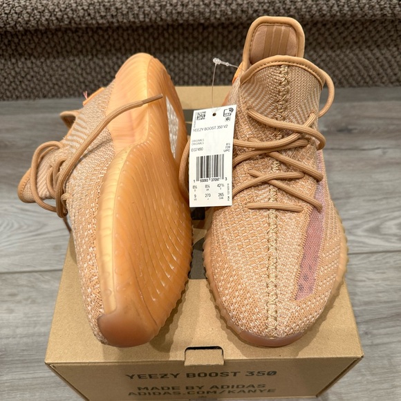 Yeezy Boost 350 Clay color - Picture 3 of 5